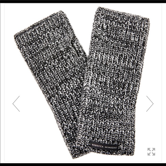 🌹 SOLD🌹Rebecca Minkoff Beanie & Armwarmer Set🌹 - Picture 3 of 5